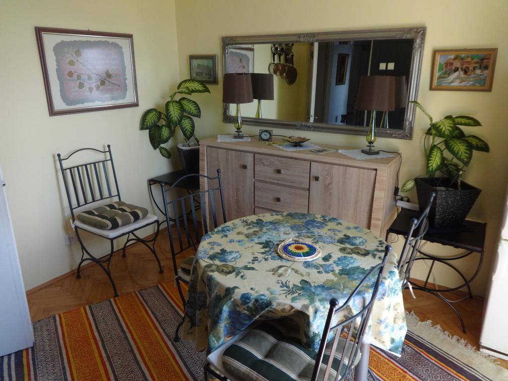 Apartment Baroque Belgrad Zimmer foto